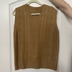 Sleeveless (oversized) Sweater Vest